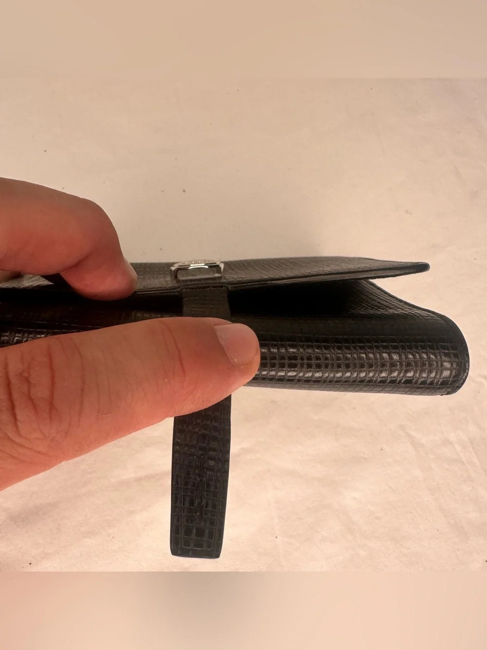 Tumi Leather Trifold Unisex Wallet